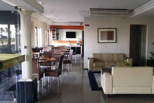 Apartamento Classic Flat Beira Mar- 1004 *
